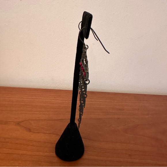 Brooch with red “stones” and matching pierced earrings - Picture 6 of 12